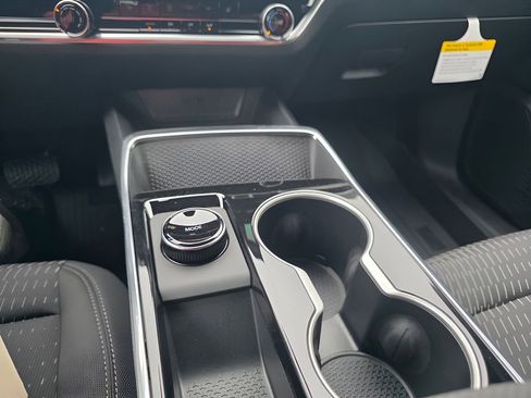 New 2026 Chevrolet Equinox LT w/ LPO, Floor Liner Package FWD image 23