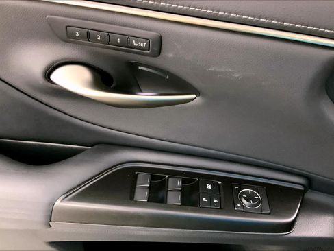 Used 2019 Lexus ES 350 w/ Accessory Package 2 FWD image 36