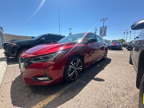 Used 2022 Nissan Sentra SR w/ SR Premium Package FWD image 5