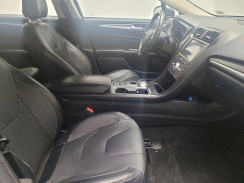 Used 2020 Ford Fusion Energi Titanium FWD image 21