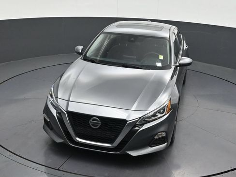 Used 2022 Nissan Altima 2.5 SV w/ SV Premium Package FWD image 22