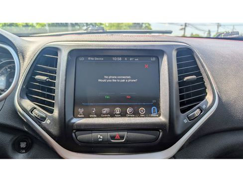 Used 2018 Jeep Cherokee Trailhawk w/ Comfort/Convenience Group image 30