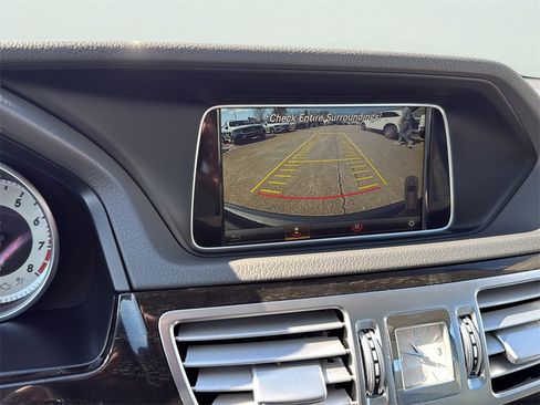 Used 2016 Mercedes-Benz E 350 4MATIC Wagon image 15