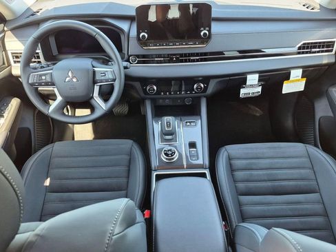 New 2025 Mitsubishi Outlander SE AWD/4WD image 29