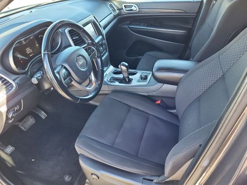 Used 2021 Jeep Grand Cherokee Laredo image 22