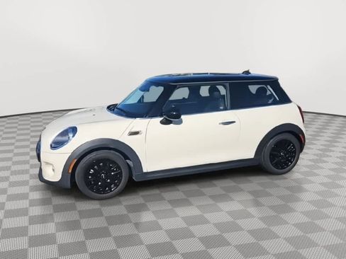 Used 2019 MINI Cooper 2-Door Hardtop image 4