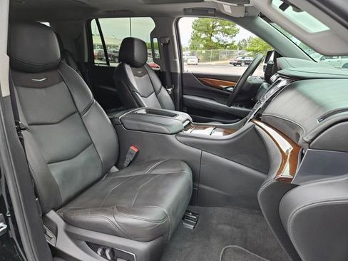 Used 2020 Cadillac Escalade Luxury w/ Escalade Sport Edition RWD image 19