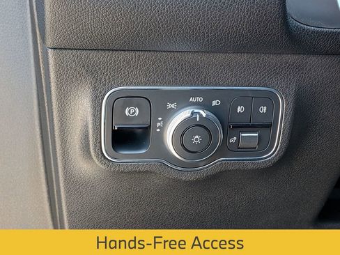 Used 2021 Mercedes-Benz GLB 250 4MATIC image 8