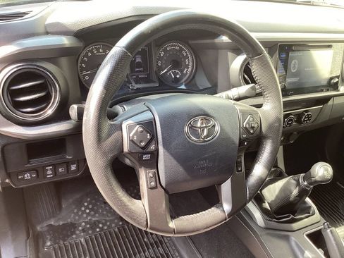Used 2018 Toyota Tacoma TRD Sport AWD/4WD image 14