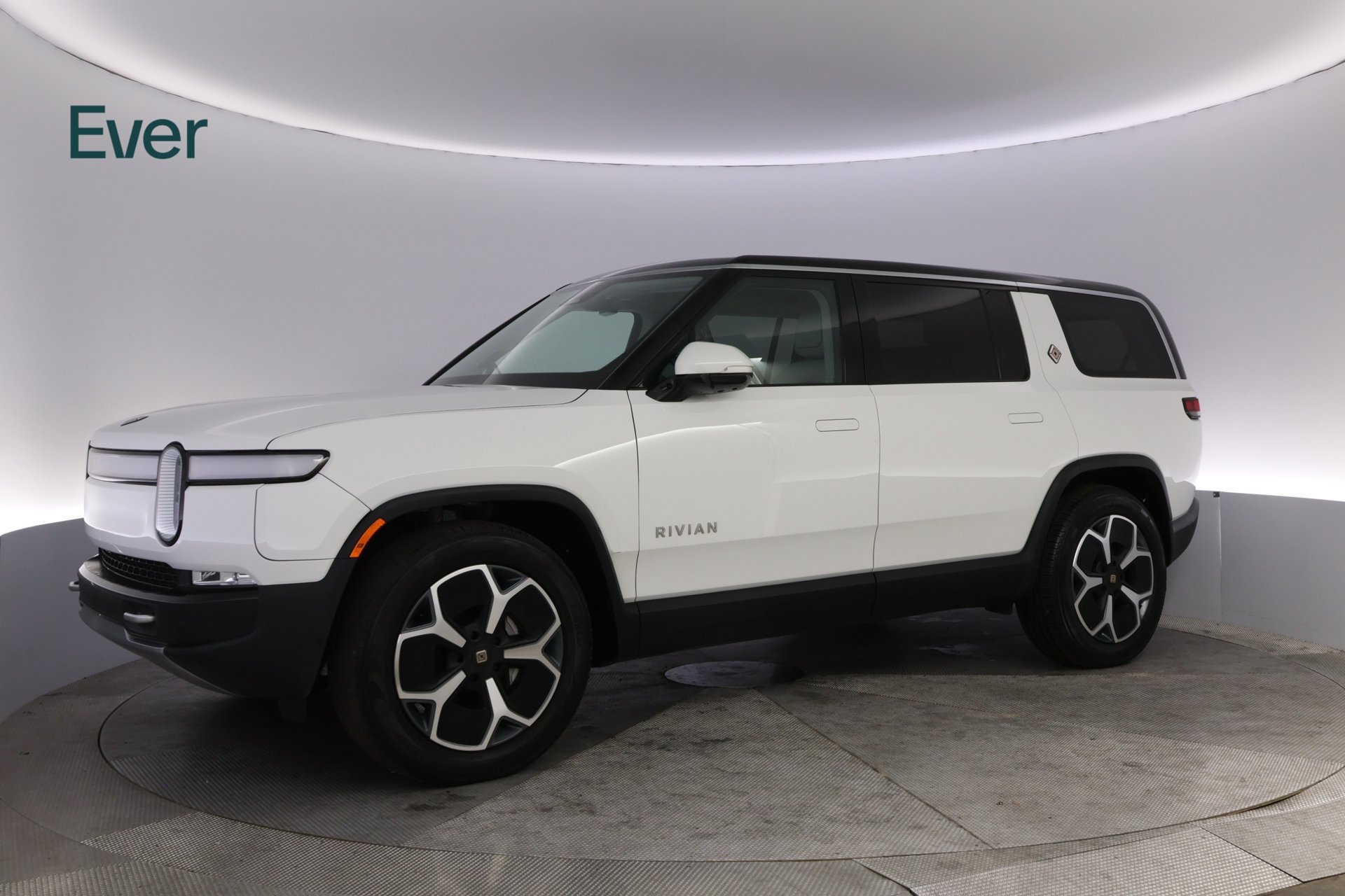 Used 2024 Rivian R1S Adventure Dual AWD/4WD image 18