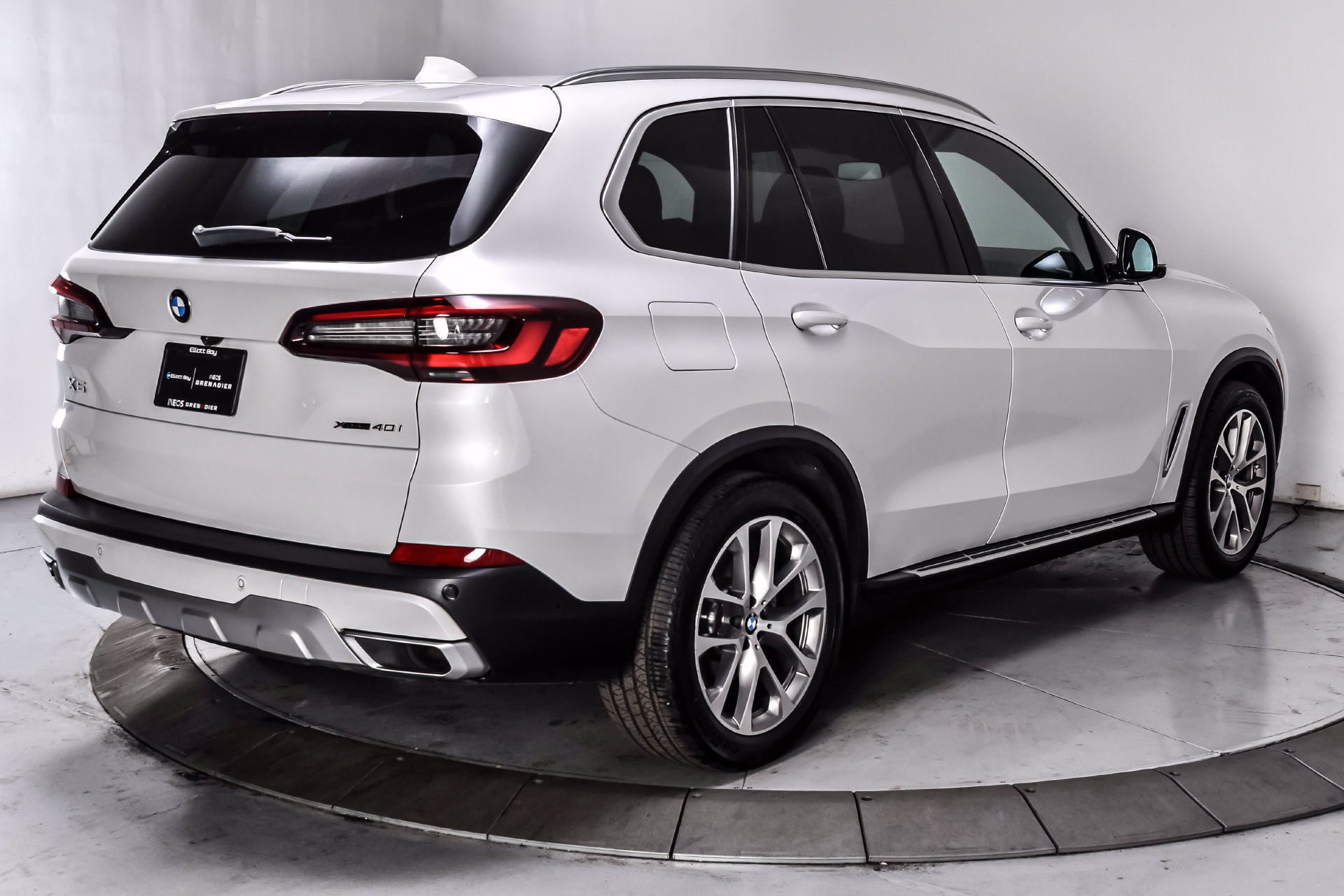 Used 2022 BMW X5 xDrive40i w/ Premium Package AWD/4WD image 7