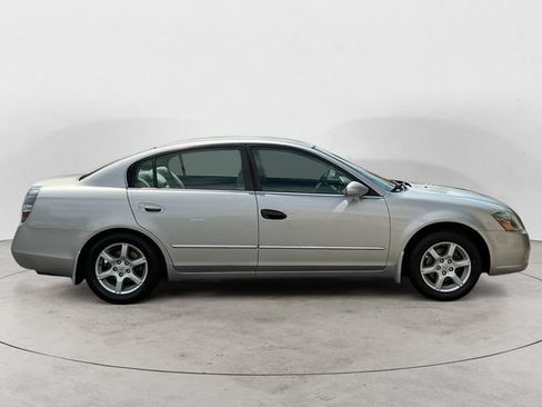 Used 2005 Nissan Altima 2.5 S w/ (F01) Convenience Pkg FWD image 4