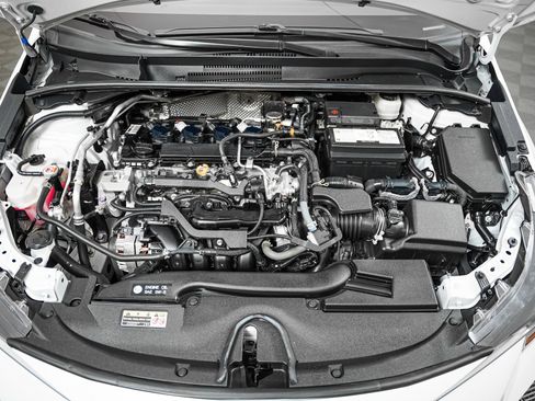 Used 2023 Toyota Corolla LE FWD image 3