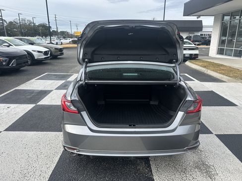 Used 2025 Toyota Camry XSE image 5