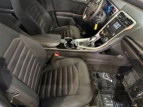 Used 2015 Ford Fusion SE w/ Equipment Group 201A FWD image 24