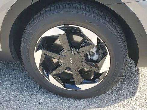 Certified 2025 Kia Sorento SX Prestige image 5