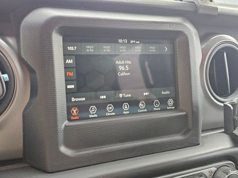 Used 2022 Jeep Wrangler Sport S image 22