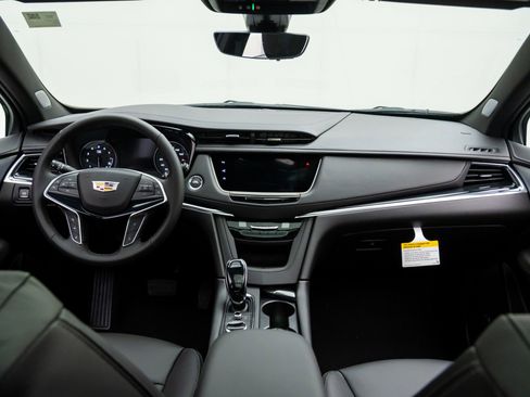New 2026 Cadillac XT5 Premium Luxury AWD/4WD image 9