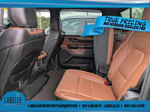 Used 2022 RAM 1500 Limited AWD/4WD image 11