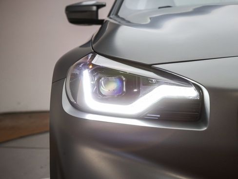 Used 2025 BMW M2 w/ Lighting Package image 5