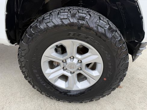 Used 2021 Toyota Tacoma SR image 12