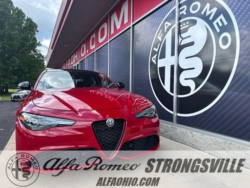 Used 2023 Alfa Romeo Giulia Veloce AWD/4WD image 1
