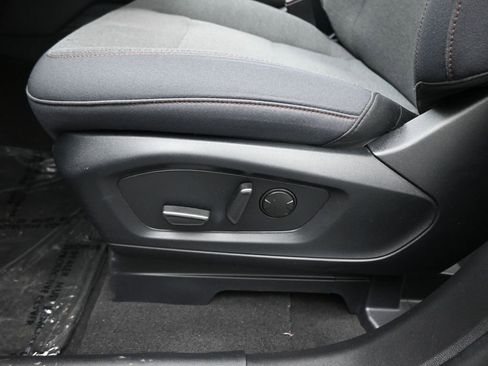 Used 2025 Ford Explorer Active image 10