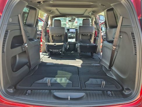 New 2025 Chrysler Pacifica Limited w/ Trailer Tow Group image 37