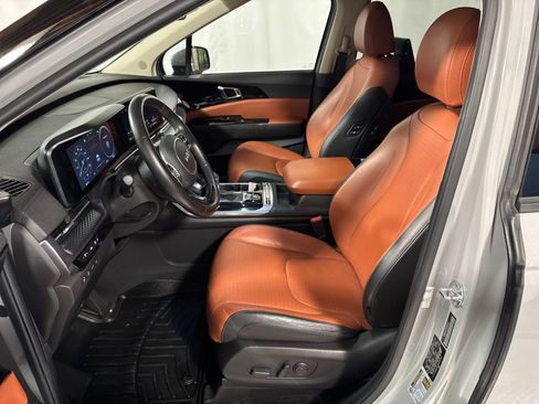 Used 2022 Kia Carnival SX Prestige FWD image 3