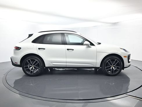 Certified 2023 Porsche Macan AWD/4WD image 16