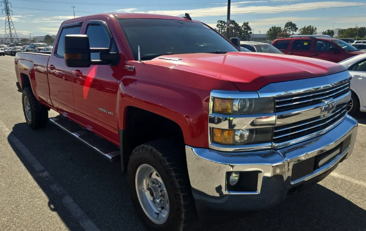 Used 2015 Chevrolet Silverado 2500 LT w/ LT Convenience Package AWD/4WD image 1