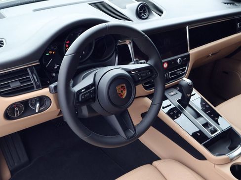 New 2026 Porsche Macan image 4