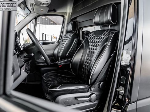 Used 2017 Mercedes-Benz Sprinter 2500 image 18