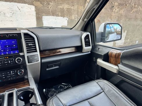 Used 2020 Ford F150 Lariat image 28