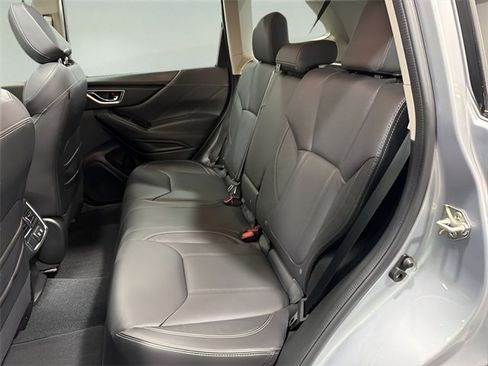 Used 2021 Subaru Forester Limited image 33