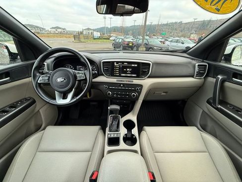 Used 2021 Kia Sportage S image 11