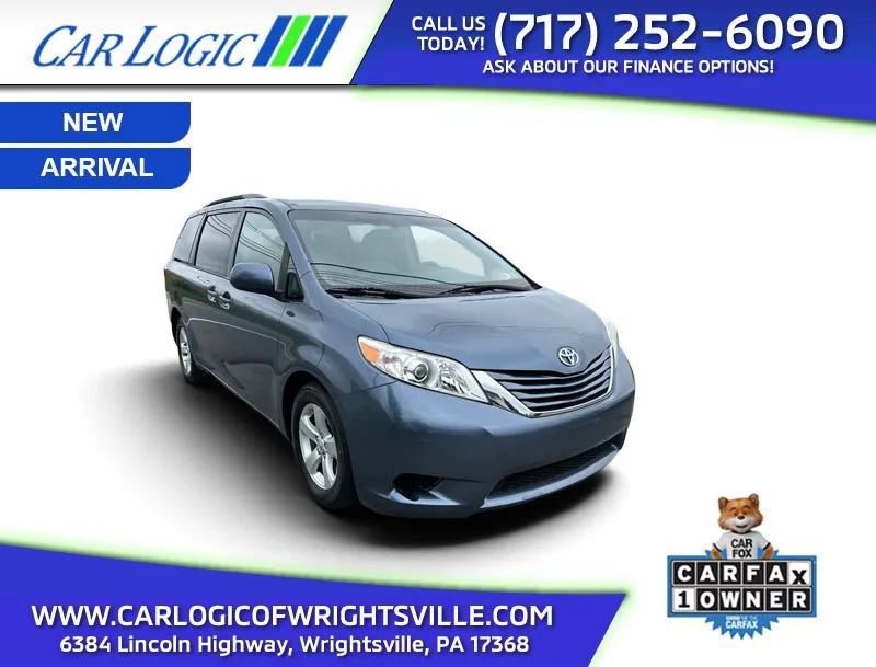Used 2017 Toyota Sienna LE FWD image 1