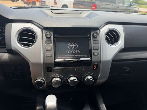 Used 2019 Toyota Tundra SR5 w/ SR5 Upgrade Package AWD/4WD image 24