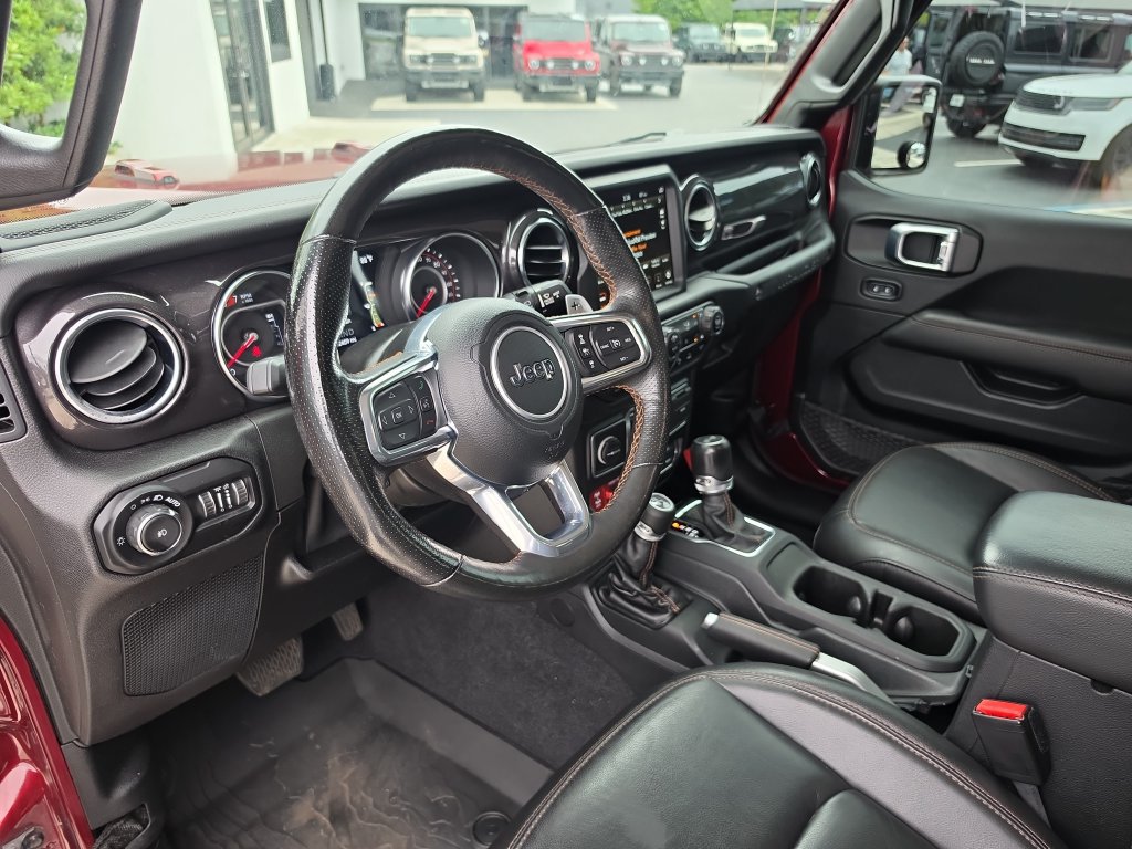 Used 2021 Jeep Wrangler Unlimited Rubicon AWD/4WD image 23