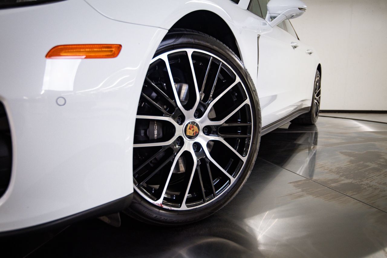 Certified 2023 Porsche Panamera image 12