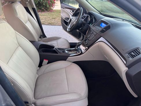 Used 2011 Buick Regal CXL Turbo w/ TO2 Preferred Equipment Group image 11