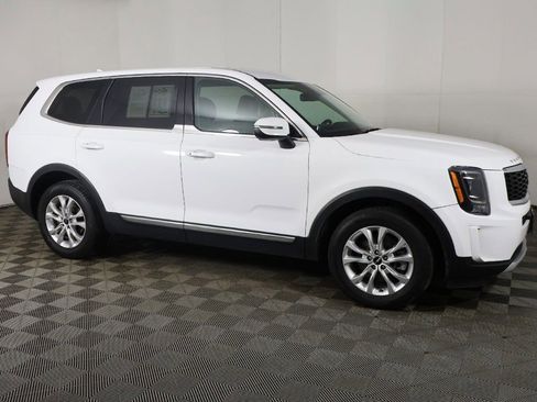 Used 2022 Kia Telluride LX image 17