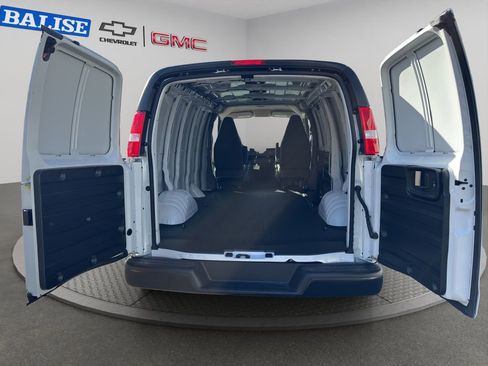 New 2025 Chevrolet Express 3500 w/ Driver Convenience Package image 20