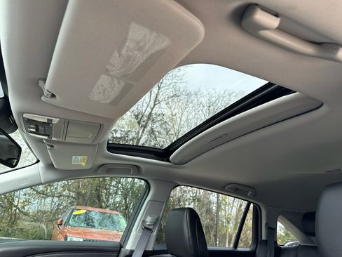 Used 2018 Acura RDX AWD w/ Advance Package image 12