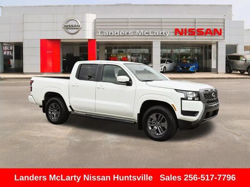 Used 2025 Nissan Frontier SV AWD/4WD image 1