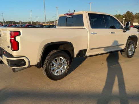 Used 2025 Chevrolet Silverado 2500 High Country w/ Technology Package image 7