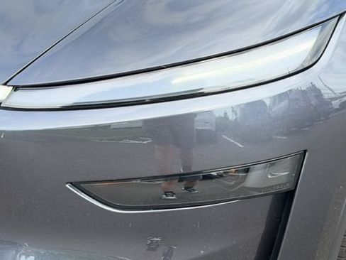 Used 2026 Tesla Model Y Long Range AWD/4WD image 7
