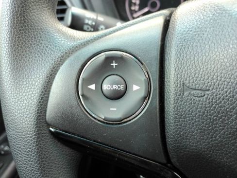 Used 2018 Honda HR-V LX image 32