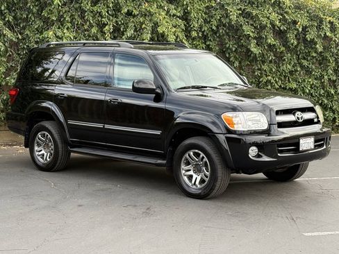 Used 2006 Toyota Sequoia Limited AWD/4WD image 3