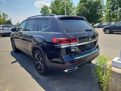 Used 2023 Volkswagen Atlas SE w/ Black Wheel Package